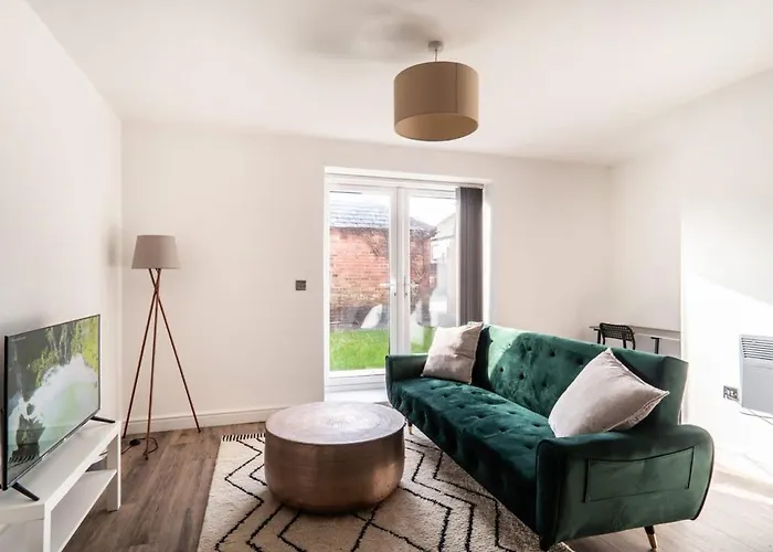 Modern 2 Bed Apartment In Waterloo Liverpool