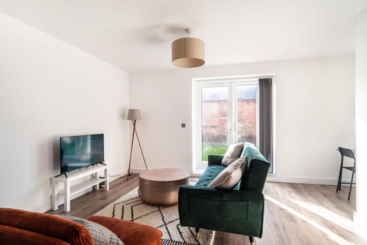 Modern 2 Bed In Waterloo