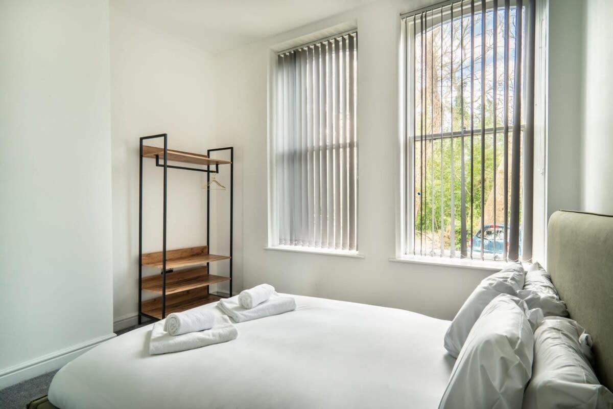 Modern 2 Bed In Waterloo