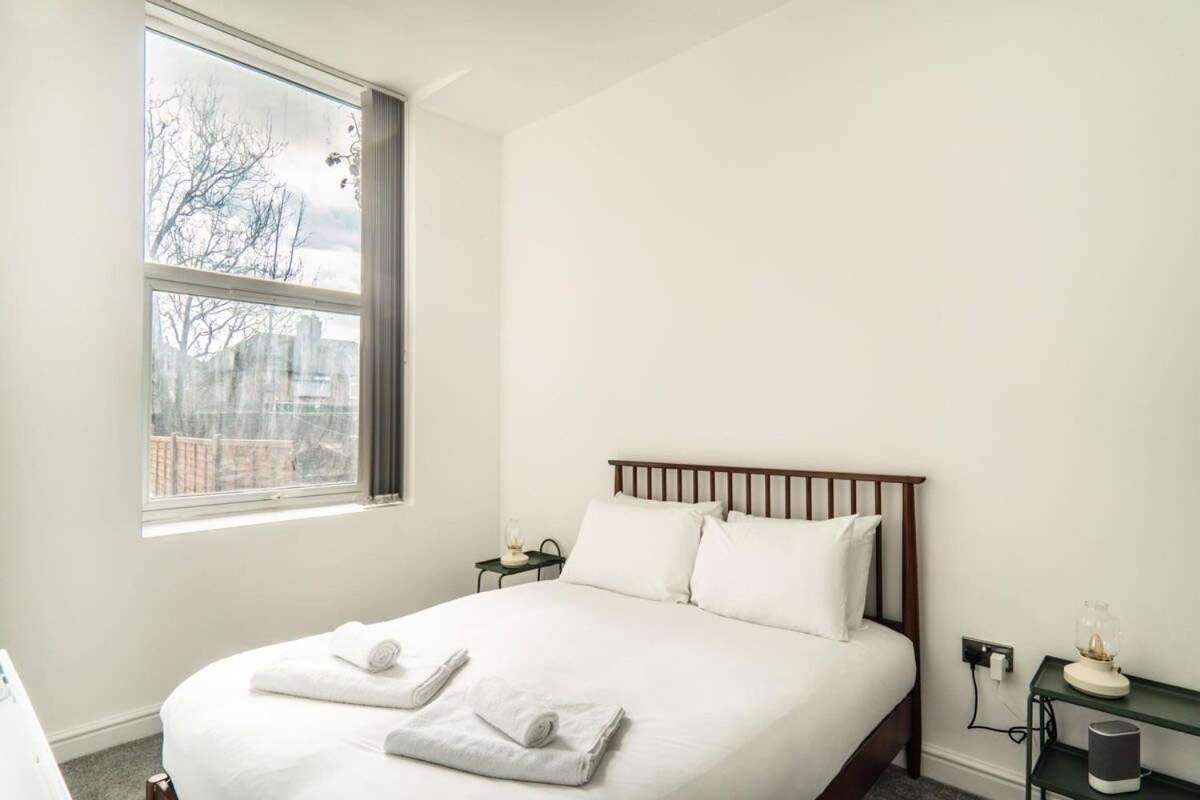 Apartment Modern 2 Bed In Waterloo