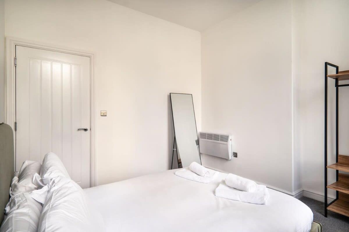 Modern 2 Bed In Waterloo *