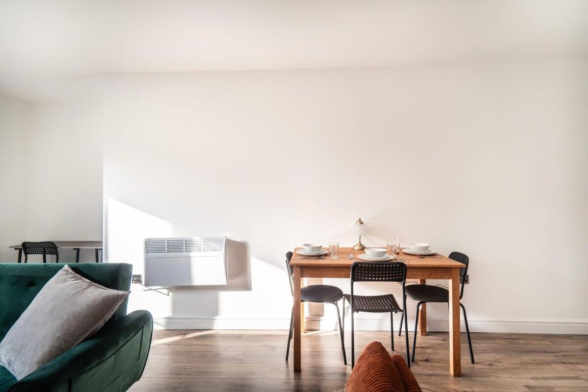 Apartment Modern 2 Bed In Waterloo Liverpool